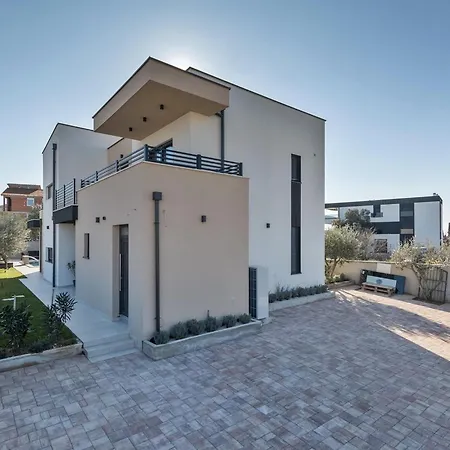 Villa M With Private Pool *