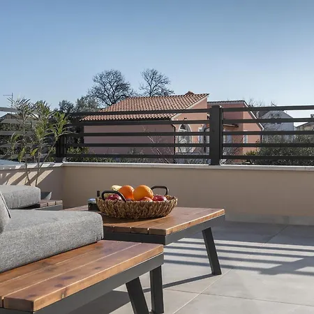 Villa M With Private Pool Premantura