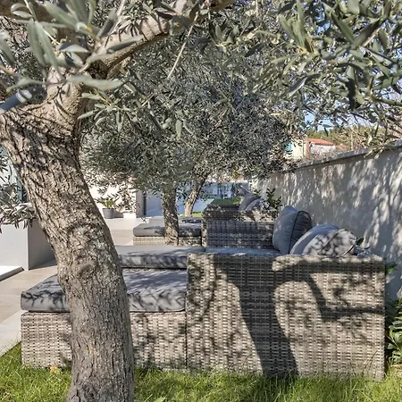 M With Private Pool * Premantura